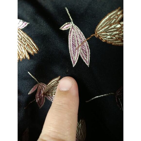 Silk Box Hummingbird  Silk Blend Black Long Sleeve Slit Button Shacket. Size 6 - Picture 11 of 11